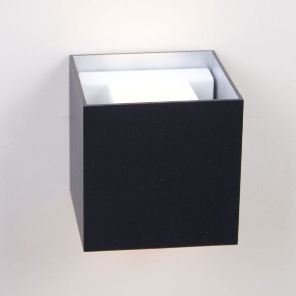 wandlamp-stretto-kubus-zwart-led-6 wandlamp-stretto-kubus-zwart-led-6