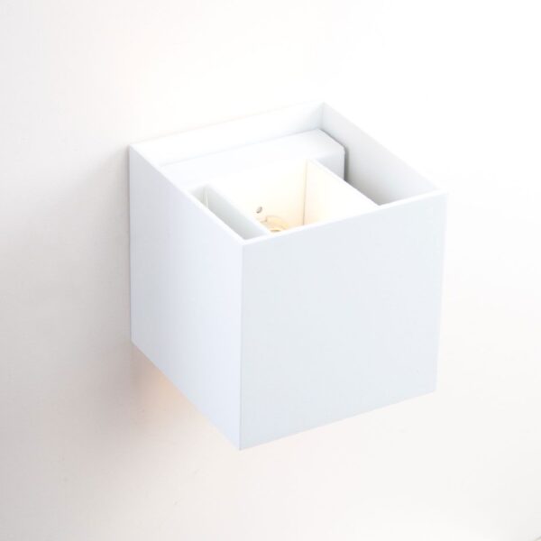 wandlamp-verstelbare-lichtbundel-vierkant-wit-361800-2 wandlamp-verstelbare-lichtbundel-vierkant-wit-361800-2