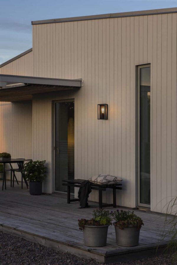 zwarte-rechthoekige-buiten-wandlamp-klassiek-modern-e27-ip44 zwarte-rechthoekige-buiten-wandlamp-klassiek-modern-e27-ip44